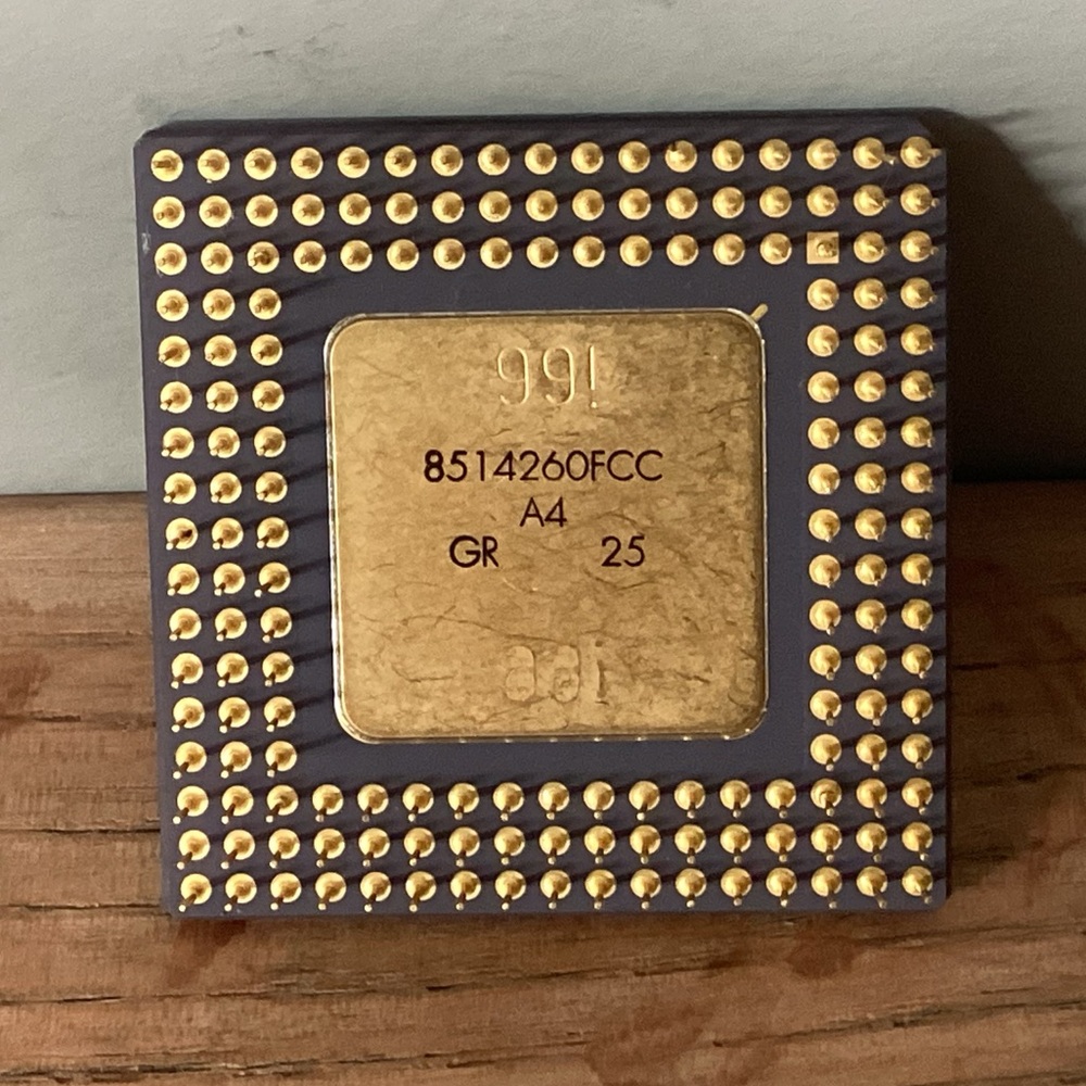 🟡 Vintage Intel DX2 Computer Chip - Contains Real Gold - Collectible
